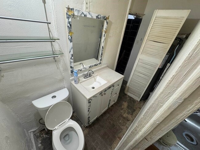 Photo - 423 4th St Unit 1W