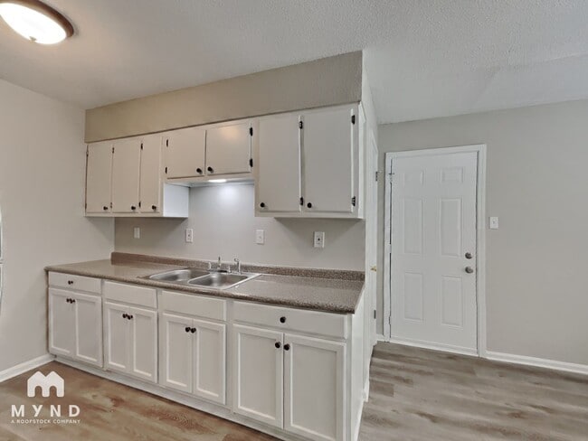 Photo - 4420 Double Tree St