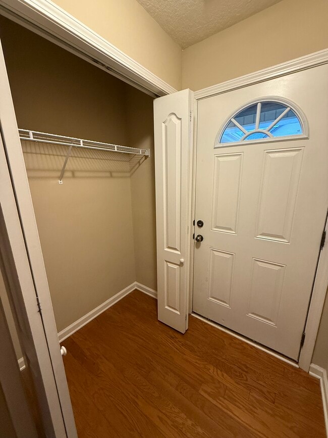 Photo - 9907 Thunderbolt Way