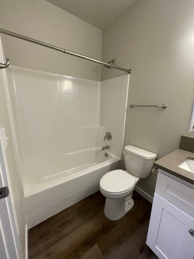 Photo - 6063 Murray Way NE