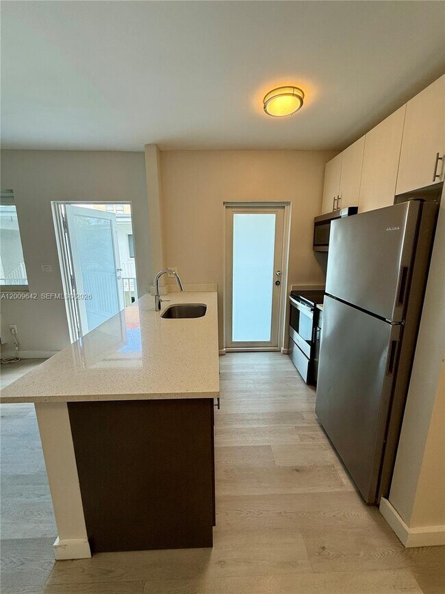 Photo - 1525 Michigan Ave Unit 8