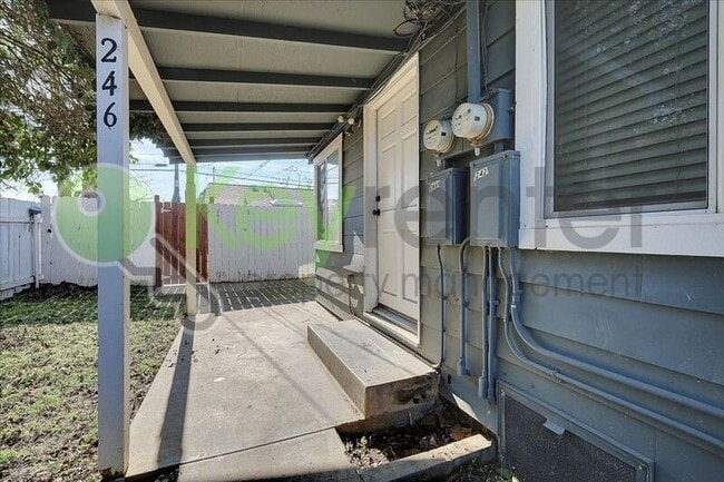 Building Photo - 246 Santiago Ave