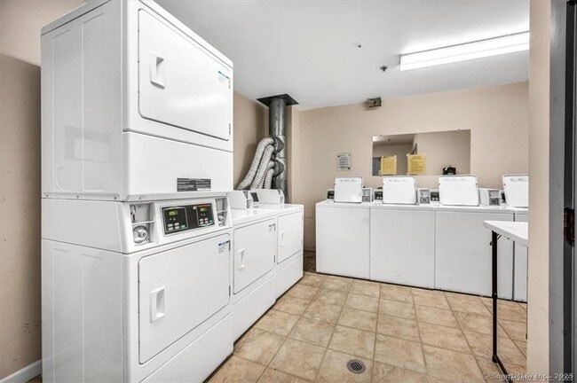 Photo - 438 Judd Square Unit 438