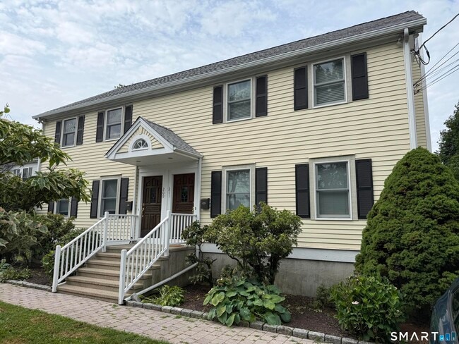 Building Photo - 211 Hunyadi Ave