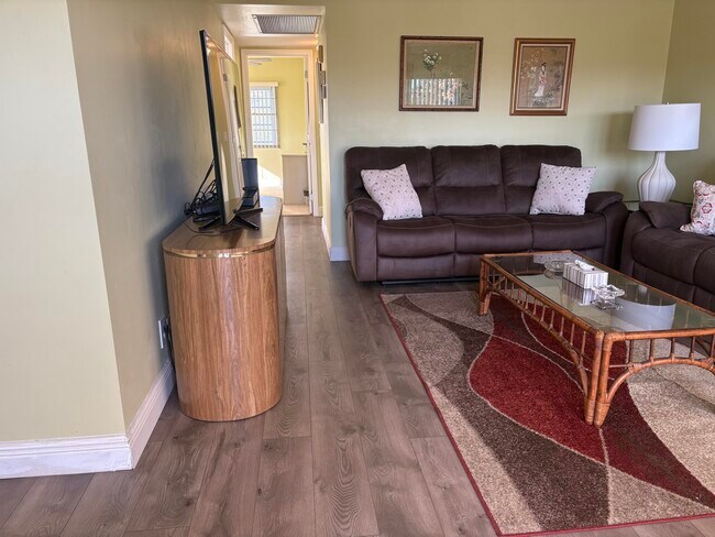 Photo - 154 Preston Way Unidad 154 D