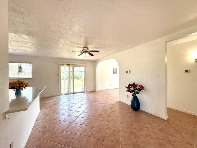 Photo - 9350 Guywood St