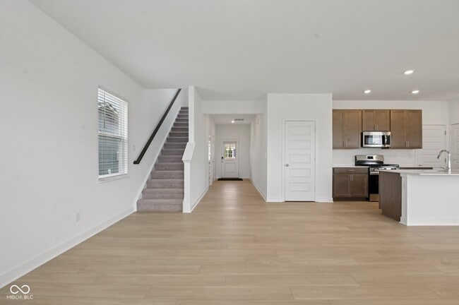 Building Photo - 15480 Postman Rd