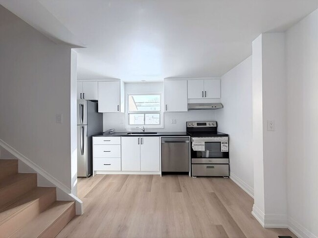 Photo - 197-197 Mohawk St