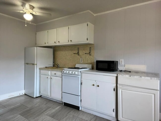 Photo - 818 Bay St Unit 3