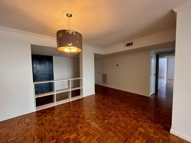 Photo - Luxury Condo at the Hampshire- 3 bedrooms,...