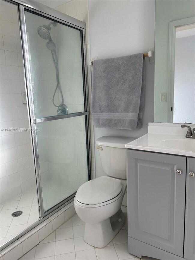 Photo - 1575 NE 33rd Ave