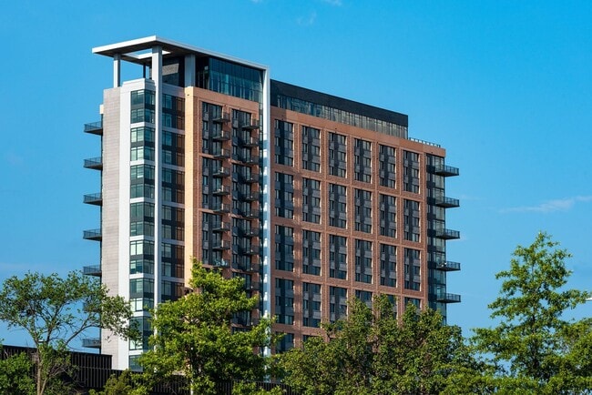 The Point at Eisenhower Square - The Point at Eisenhower Square Apartments