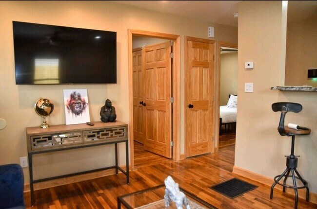 Photo - 1917 Taylor Ave