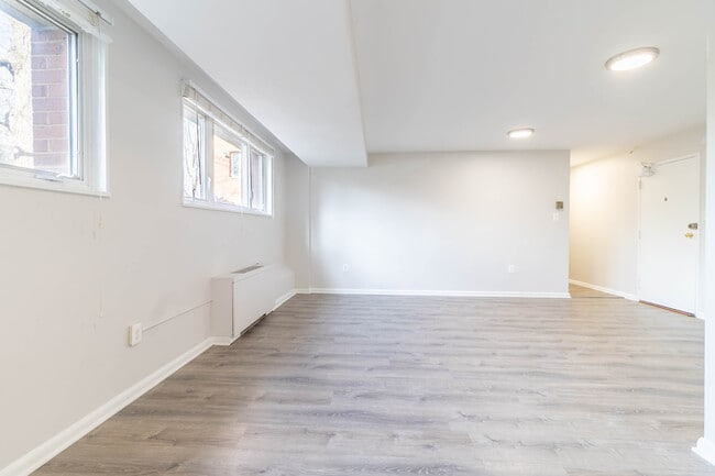 Photo - 2400 41st St NW Unit 104