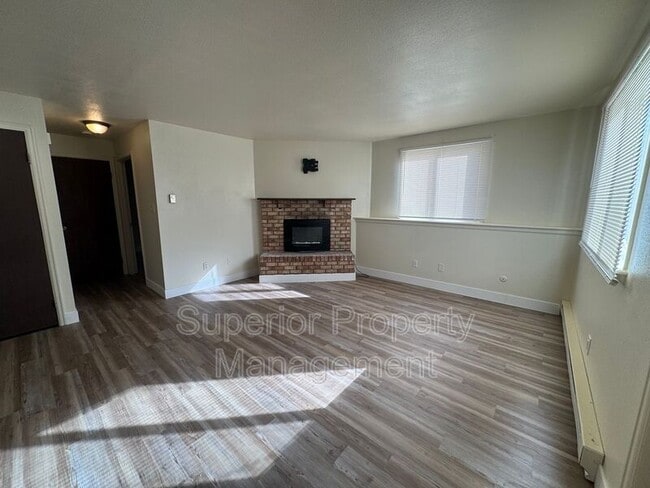 Photo - 4950 King Arthur Way