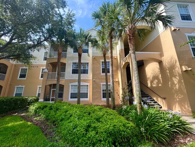 Building Photo - Spacious 2/2 Condo in Gated Orlando Commun...