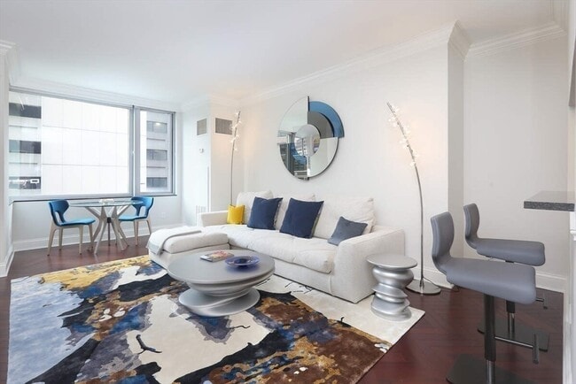 Building Photo - 1 Charles St S Unit 307 Rental