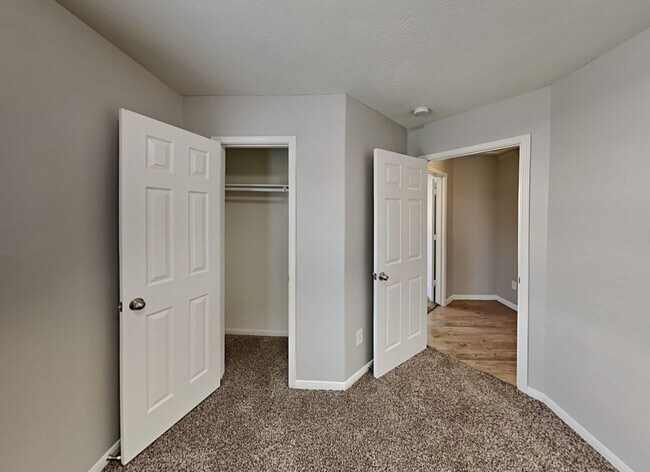Photo - 19218 Sandelford Dr
