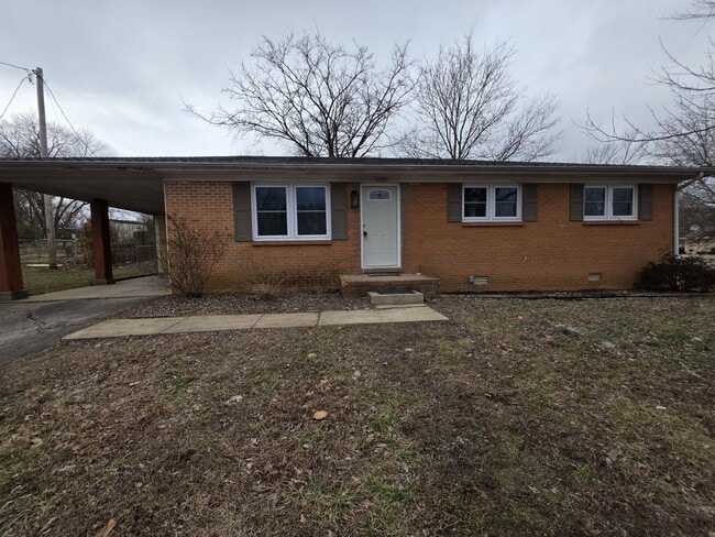 Building Photo - Renovated 3-Bed/2-Bath Home with Carport & Fenced Yard – Near Fort Campbell!