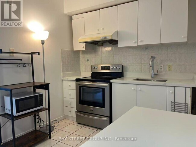 Photo - 208 - 2351 KENNEDY ROAD