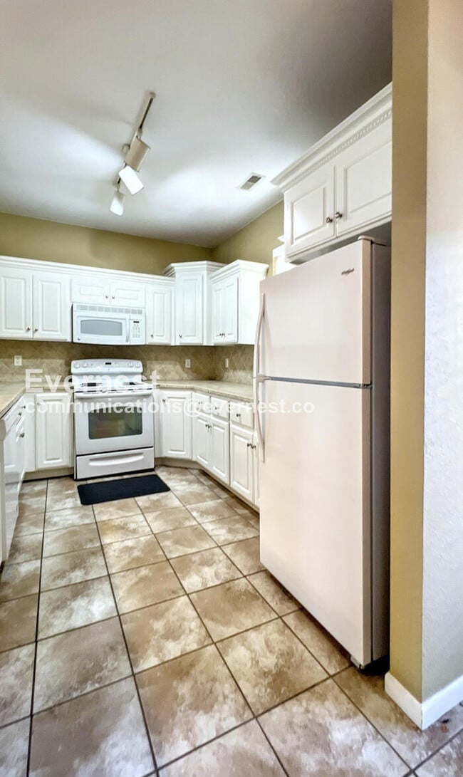 Photo - 5245 Overland Dr