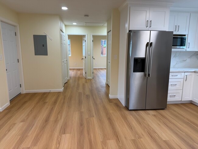 Building Photo - 3975 Altamont Ave