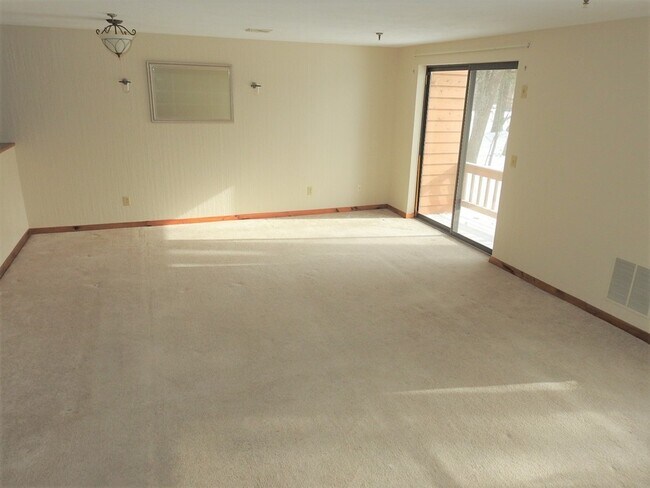 Photo - 132 W Meadow Rd Unit 30