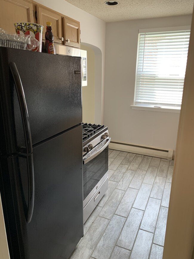 Kitchen - 157 Burmont Rd Unit 1