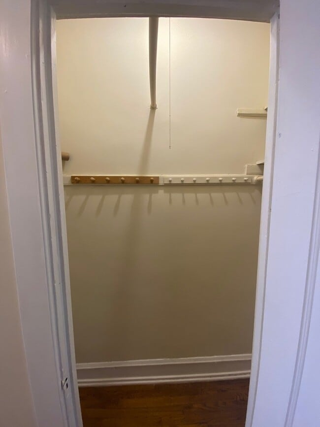 Photo - 1341 W Touhy Ave