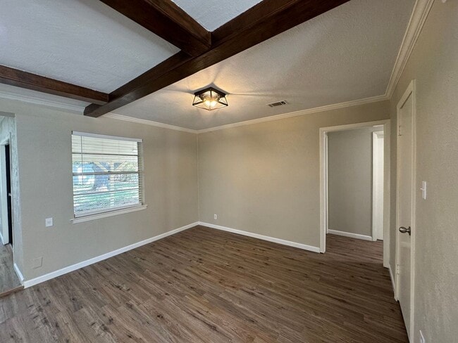 Photo - 2624 Woodlawn Dr