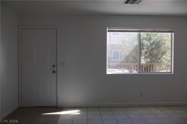 Photo - 1662 N Lamont St