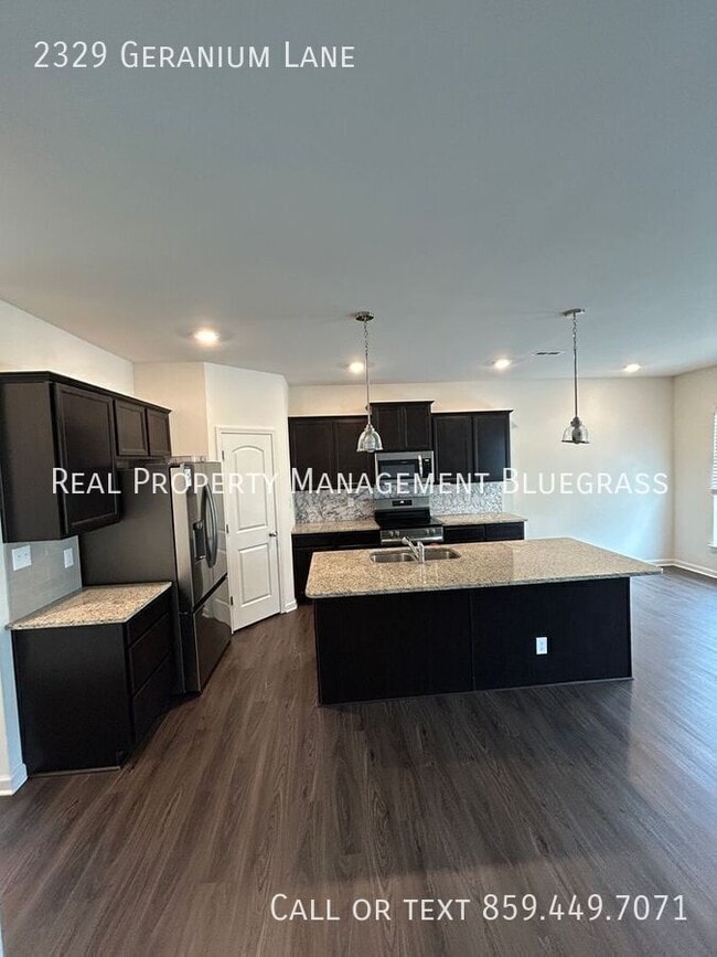 Photo - 2329 Geranium Ln