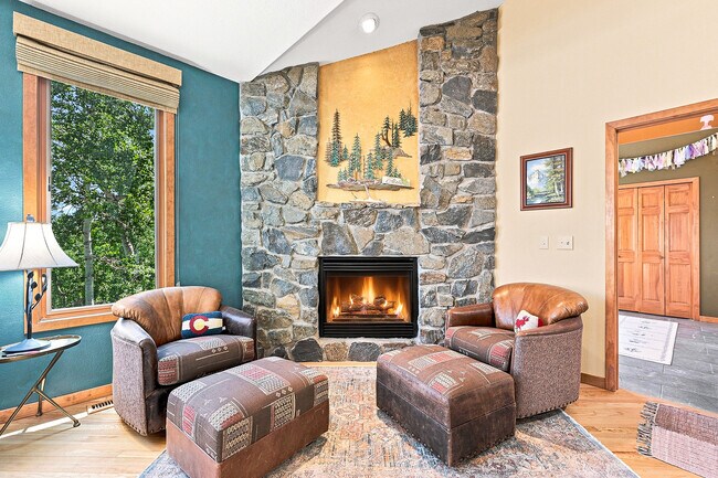 Photo - 551 Aspen Dr