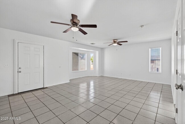 Photo - 8321 W Edwards St Unidad B