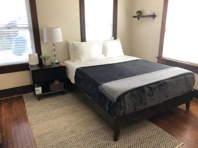 3034 Beech St Unidad South Park Petite Studio
