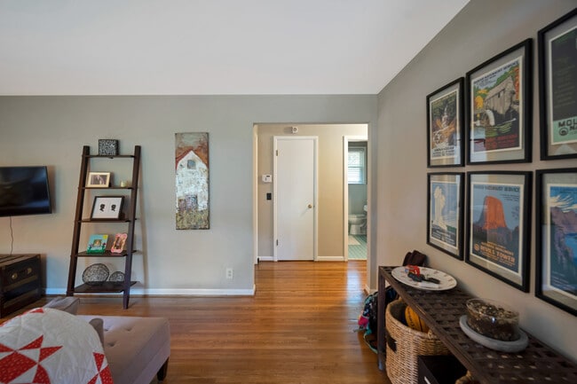 Photo - 1008 Milesdale Dr