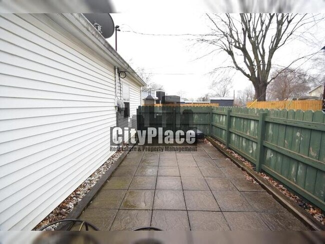 Photo - 604 E Pearl St