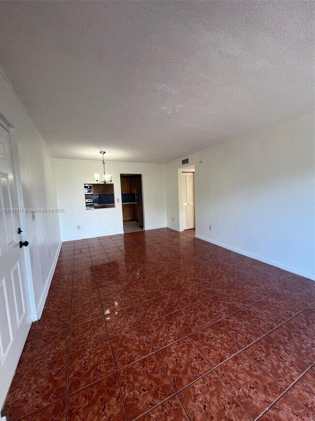 Photo - 13725 NE 6th Ave Unidad 301