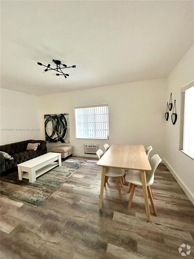 Building Photo - 215 30th St Unit 17 Rental