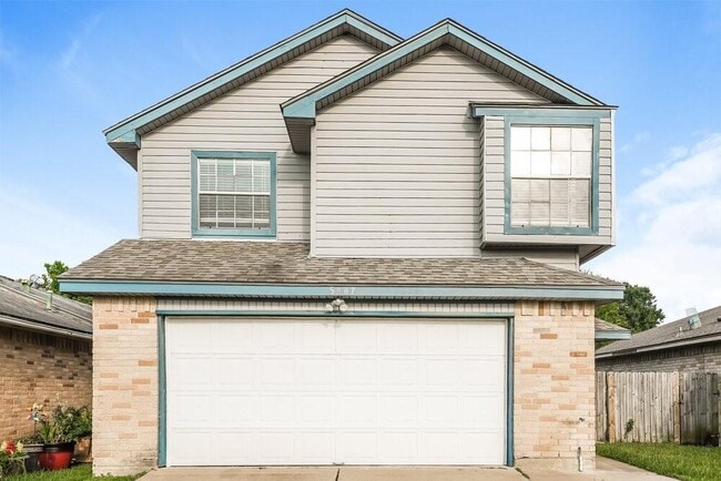Photo - 5907 Beaconridge Dr House
