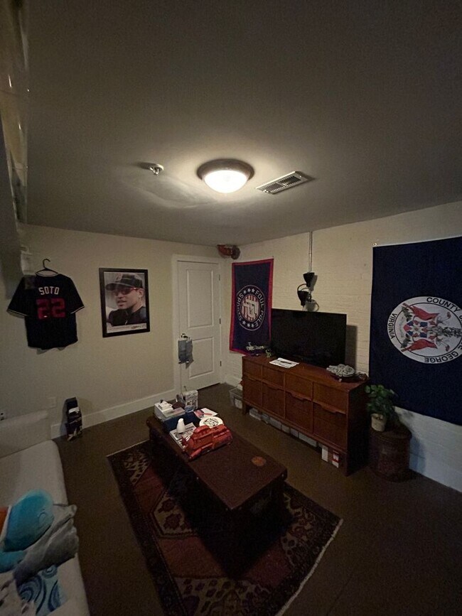 Photo - Mortons Apartments