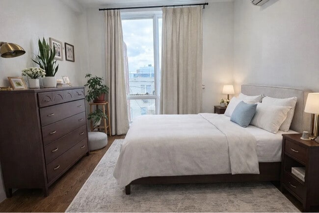 Photo - 321 Woodbine St