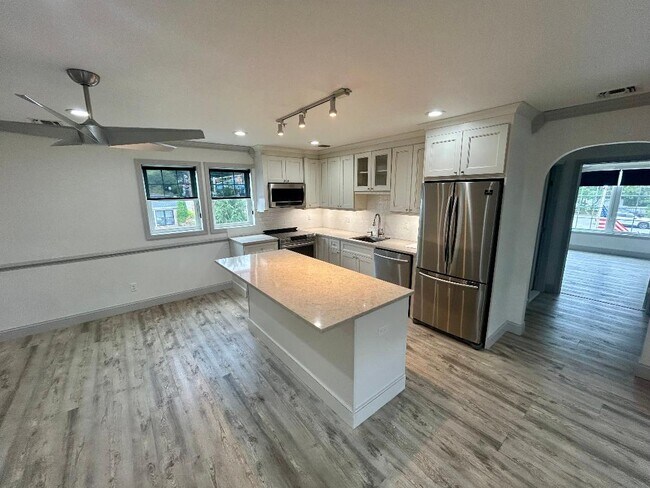 633 Valley Rd Unit Luxury Apartment