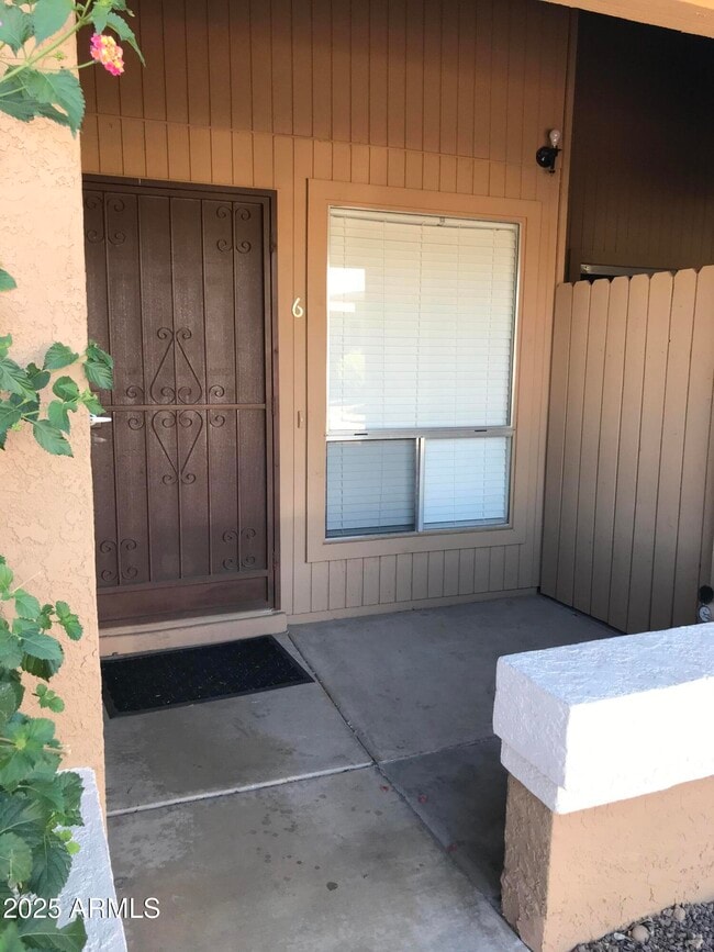 Building Photo - 502 W Yukon Dr Rental
