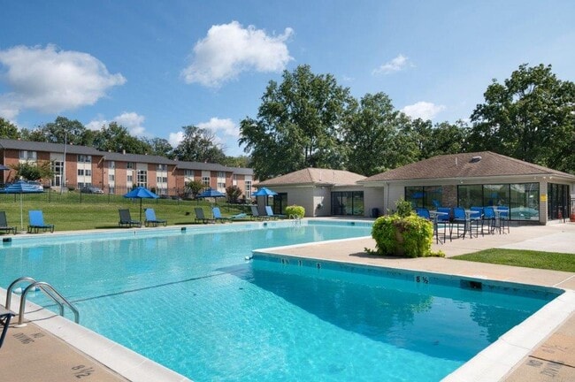 Skylark Pointe Apartment Homes