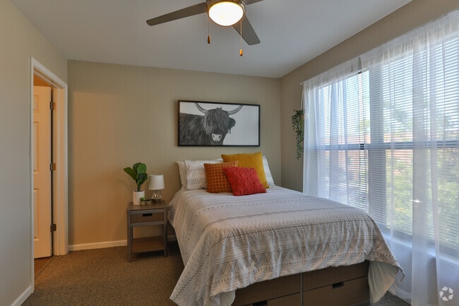 3BR, 3BA - Townhouse
