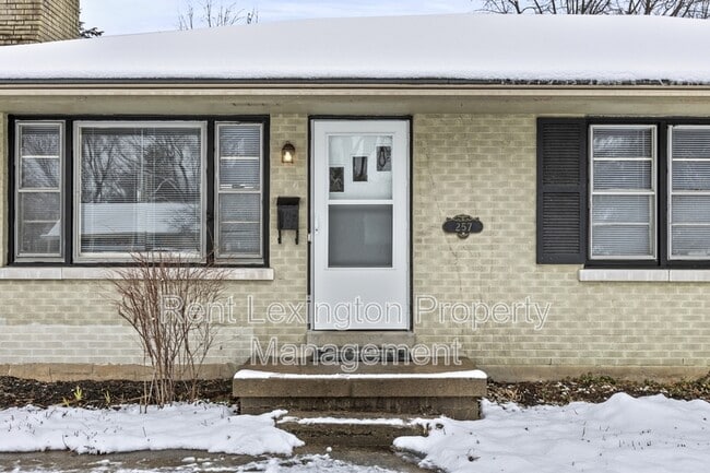 Photo - 257 Zandale Dr