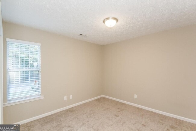 Photo - 1136 Oakwood Manor Ct