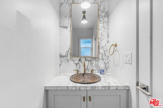 Photo - 3935 Kentucky Dr