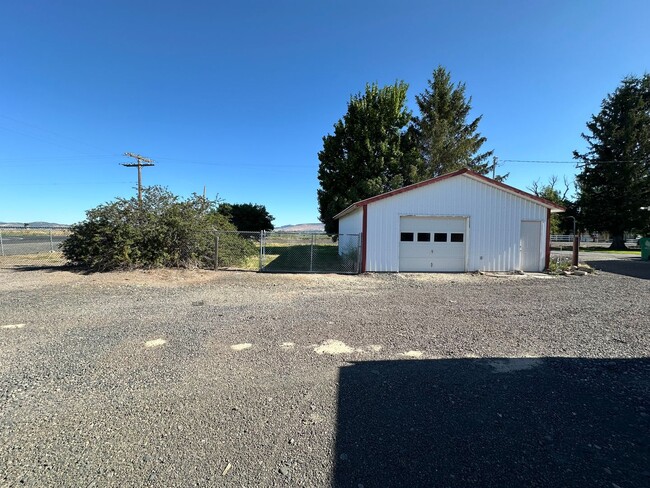 Photo - 5842 Henley Rd